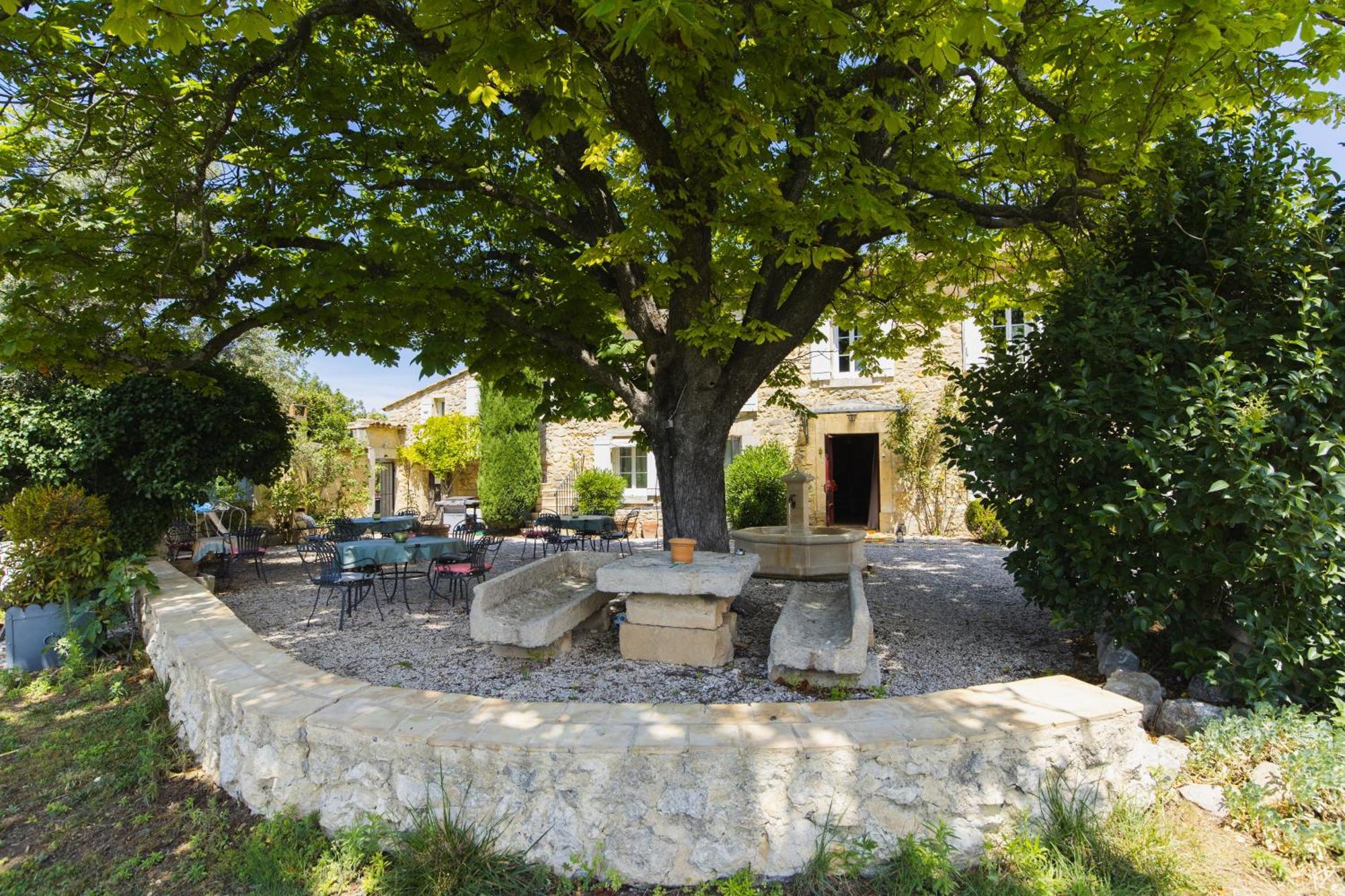 Gite Petit Luberon Chez Manon En Luberon - Vacation Rental In Guest House Lagnes Bagian luar foto