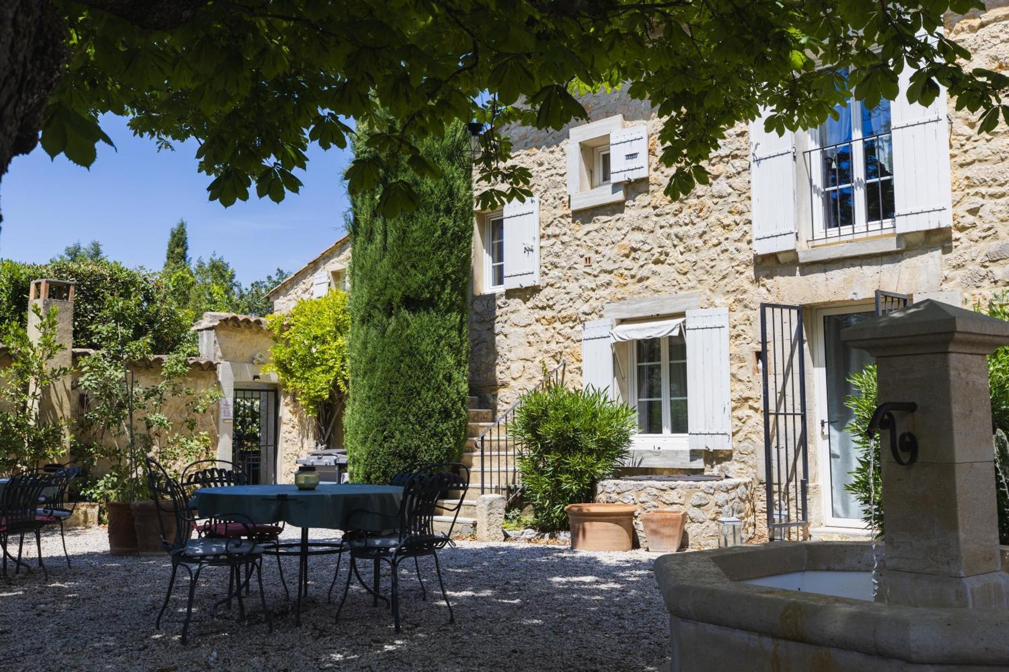 Gite Petit Luberon Chez Manon En Luberon - Vacation Rental In Guest House Lagnes Bagian luar foto